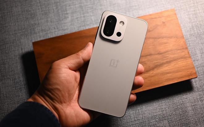 mini登场和一加13T屏幕相当两款小屏机有点难选AG真人百家家乐APPvivo S30 Pro(图2)