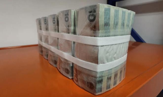 还能收藏几张?现在价格持续下跌AG真人纪念钞中的钞王奥运钞你(图3) 还能收藏几张?现在价格持续下跌AG真人纪念钞中的钞王奥运钞你(图3)