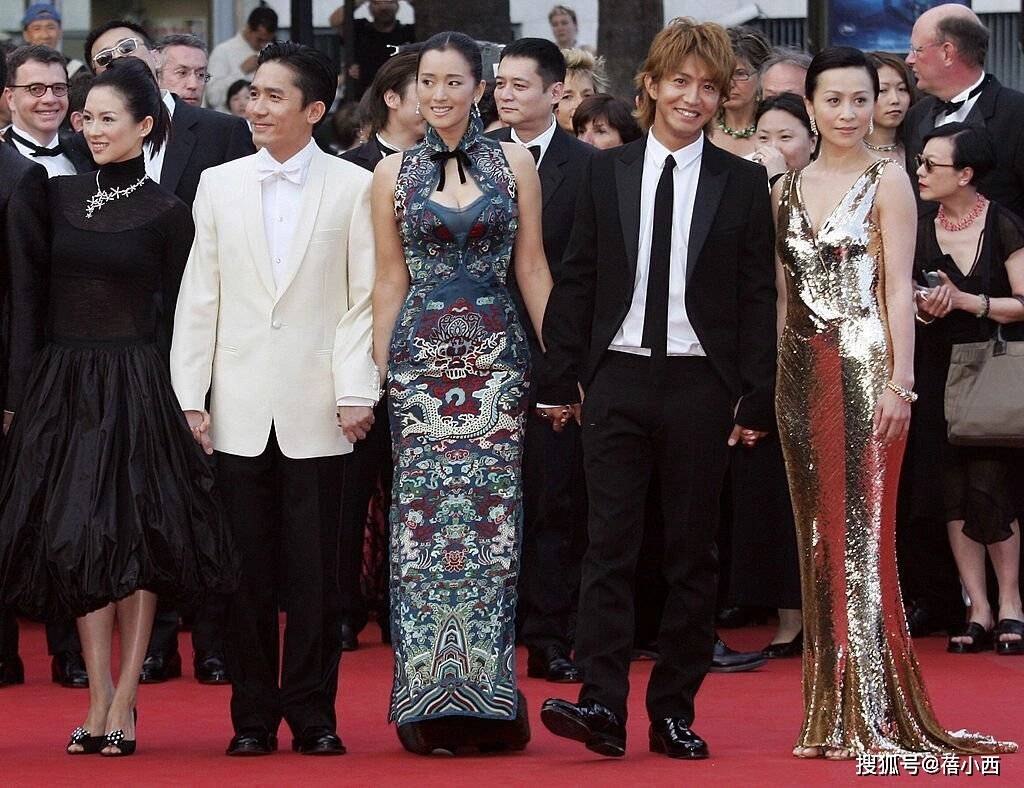 ！圆脸、微胖、我看100遍都不厌AG真人地址被穿旗袍的巩俐惊艳了(图8)