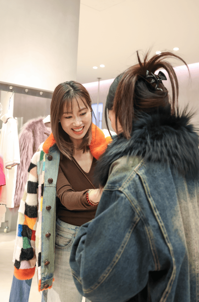 店铺全网圈粉百万凌晨2点还在打包AG真人国际厅“海宁款”热销！有(图2)