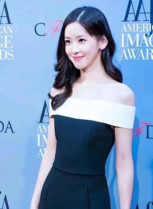 上热搜：身价600亿早已不只是刘强东妻子AG真人平台app章泽天775万天价耳环(图3)