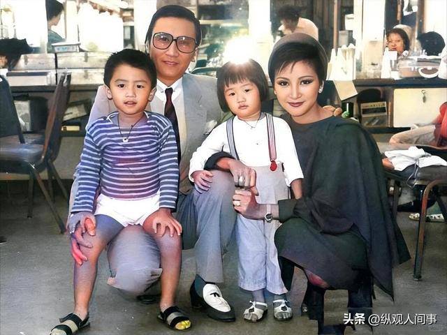 o近况曝光身材丰满好有料穿长筒袜大腿露黑AG真人娱乐网址谢贤小49岁前任Coc(图12)