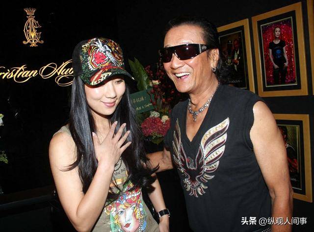 o近况曝光身材丰满好有料穿长筒袜大腿露黑AG真人娱乐网址谢贤小49岁前任Coc(图18)