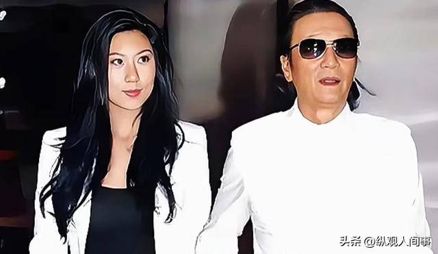 o近况曝光身材丰满好有料穿长筒袜大腿露黑AG真人娱乐网址谢贤小49岁前任Coc(图19)